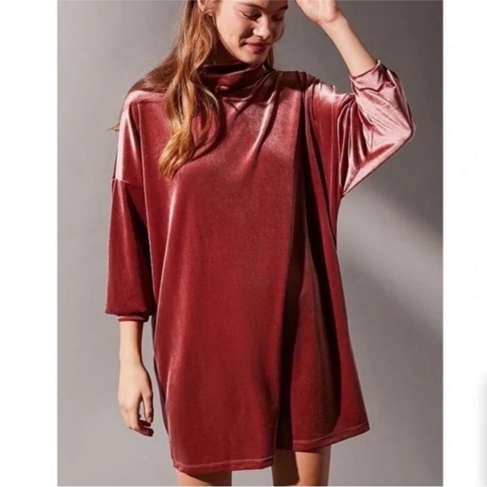 Urban Outfitters Evie Velvet Turtleneck Long Sleeve Shirt Dress Pink Size Small
